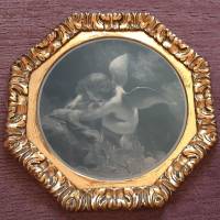 Eros/Amor/Cupido im achteckigen, goldfarbenen Stuckrahmen Bild 1
