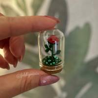 Gehäkelte Rose in einer Glaskuppel (microcrochet) Bild 3