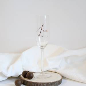 Personalisiertes Sektglas | Glas mit Namen | Geschenkidee | Geschenk Geburtstag | personalisiertes Bierglas | Personalis Bild 1