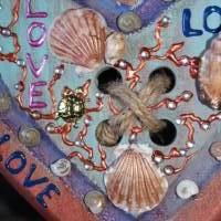 Geschenk Valentinstag LOVE abstrakt maritim gestaltetes Herz aus Holz mit Acrylfarbe im Shabby-Stil bemalt Bild 3