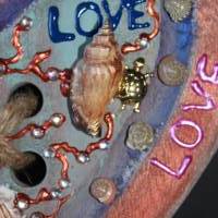 Geschenk Valentinstag LOVE abstrakt maritim gestaltetes Herz aus Holz mit Acrylfarbe im Shabby-Stil bemalt Bild 4