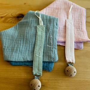 Personalisiertere Halstücher | Lätzchen mit Namen | Geschenk zur Geburt Bild 3