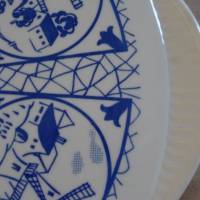 Keramik-Tortenplatte mit friesischem Dekor und Handhaben. Bild 5