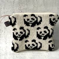 Gestrickte Minitasche Gr.S mit Panda / Reißverschlußtasche / Geldbörse / Geschenk für Kind / Schlüsseltasche Bild 2