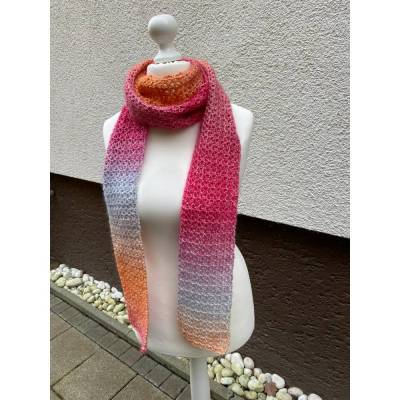 farbenfroher und kuschelig warmer Schal
