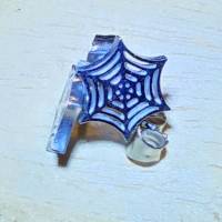 Ohrstecker aus Edelstahl in der Form eines Spinnennetz Bild 2