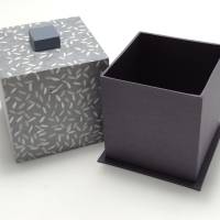 Schachtel quadratisch silber-flieder Buchbindehandwerk von Pappelapier Bild 3