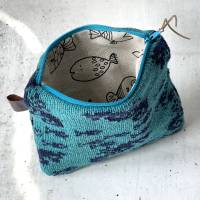 Gestrickte Minitasche Gr.S mit Seepferd / Reißverschlußtasche / Geldbörse / Geschenk für Kind / Schlüsseltasche Bild 5