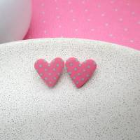 Kleine Ohrringe Herz Form, Herz Ohrringe Ohrstecker, rosa Herz, Polka Dots Herz, rosa Herz Ohrringe, Geschenk Frau Bild 1