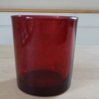 Rotes Glas-Windlicht für Teelichte. Bild 1