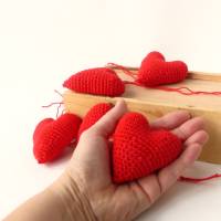 Herz, rot, Baumwolle, gehäkelt, Herzanhänger, Geschenkanhänger, gefüllt Bild 2