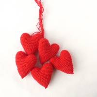 Herz, rot, Baumwolle, gehäkelt, Herzanhänger, Geschenkanhänger, gefüllt Bild 3