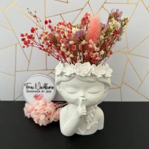 Blumenmädchen, Raysin, Deko, Trockenblumen, Geschenkidee, Mitbringsel, Geburtstag, Einzugsgeschenk Bild 1