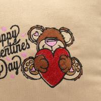 Kuscheliges Glück: Bärchen-Kissen für den perfekten Valentinstag Handgemacht Bild 4