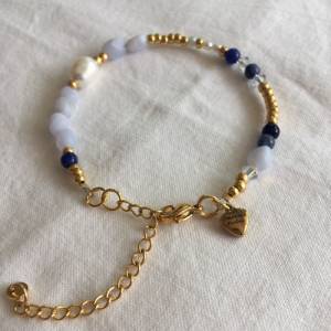Edelstein Armband mit hellblauem Chalcedon, blauen Sodalith und Süßwasserperlen goldenen Miyuki Perlen als Geschenk Freu Bild 7