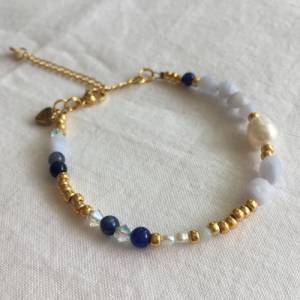 Edelstein Armband mit hellblauem Chalcedon, blauen Sodalith und Süßwasserperlen goldenen Miyuki Perlen als Geschenk Freu Bild 9
