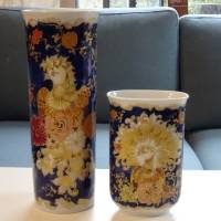 Phantasievolldekorierte Vase aus der Serie "Fantasia" von Kaiser. Echt Kobalt.  Höhe: 18 cm Bild 10