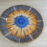 Keramikteller mit besonderer Strahlkraft. Bild 2