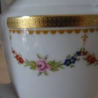 Traumhaft schöne Kaffeekanne mit Blumengirlande-Dekor und eingeritzter Goldborte. Mitterteich Bild 4