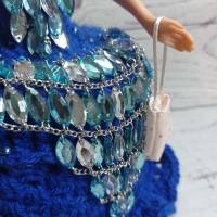 Klorollenhut mit Puppe, blaues Kleid, Modeschmuck, Dekoration Bild 6