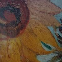 Großer Kunstdruck hinter Glas, professionell eingerahmt.  Bild: Ausschnitt von van Goghs Sonnenblumen Bild 3