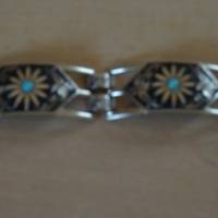 Glieder-Armband ohne Gravur mit türkisfarbenen Stern-Steinen und anderem Dekor. Bild 7