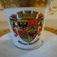 Mokkatasse mit Wappen von Wien "Wiener Neustadt"-Schriftzug und Goild-Ritz-Dekor Bild 3