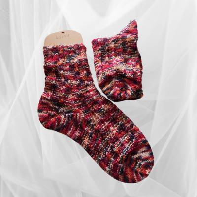 dekorative Woll - Socken, handgestrickt mit kleinem Strukturmuster, Größe 40 - 42