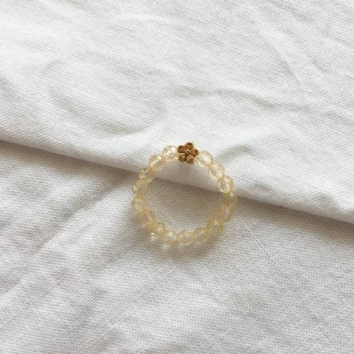 Elastischer Ring aus Edelstein mit Blume, Blumenring mit Gold, filigraner Ring aus Zitrin als Geschenk für beste Freundi