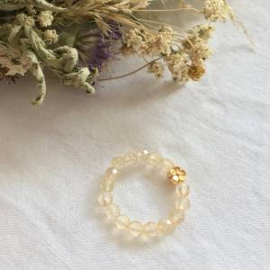 Elastischer Ring aus Edelstein mit Blume, Blumenring mit Gold, filigraner Ring aus Zitrin als Geschenk für beste Freundi Bild 3