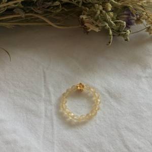 Elastischer Ring aus Edelstein mit Blume, Blumenring mit Gold, filigraner Ring aus Zitrin als Geschenk für beste Freundi Bild 9