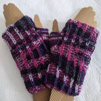 Warme fingerlose Handschuhe - Pulswärmer in pink, lila, schwarz Bild 1