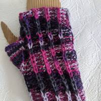 Warme fingerlose Handschuhe - Pulswärmer in pink, lila, schwarz Bild 4