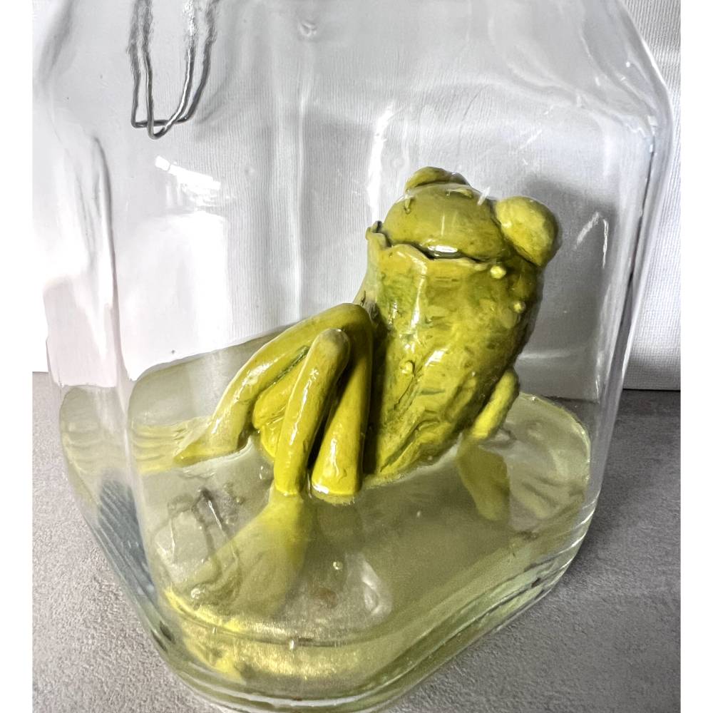 Der Spreewaldfrosch, Pickles, saure Gurken, Frosch Skulptur, Frosch im Glas, Froschkönig, Froschplastik, modellierter Fr Bild 1