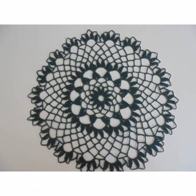 Deckchen in aussergewöhnlicher Farbe-wunderschönes schwarzes Häkeldeckchen