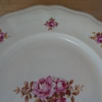 Mit Rosen dekorierte alte Kuchenplatte. Victoria. Durchmesser:  27 cm. gemarkt. Bild 3