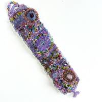 Breites Armband lila bunt Unikat handgefertigt Glas handgestickt boho handmade Bild 3
