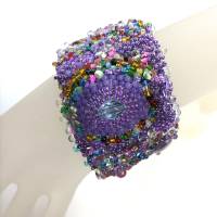 Breites Armband lila bunt Unikat handgefertigt Glas handgestickt boho handmade Bild 5