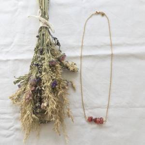 Edelstein Halskette aus Karneol, Statement Kette in Gold, Splitter Kristallkette als Geschenk für Freundin zu Weihnachte Bild 7