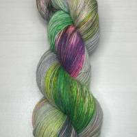 Kaleidoskop GRAU LILA - Handgefärbte Sockenwolle im Strang /100g Bild 5