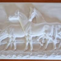 Pferde - 1 großes Relief  ca. 17cm hoch mit Anhänger Bild 1