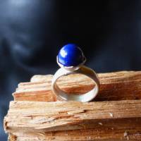 Stylischer Lapislazuli Ring, Goldschmiedearbeit in alter Technik mit viel Liebe aus recyceltem Silber hergestellt Bild 2