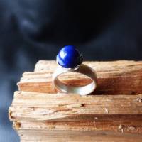 Stylischer Lapislazuli Ring, Goldschmiedearbeit in alter Technik mit viel Liebe aus recyceltem Silber hergestellt Bild 5