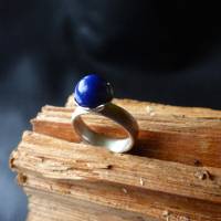 Stylischer Lapislazuli Ring, Goldschmiedearbeit in alter Technik mit viel Liebe aus recyceltem Silber hergestellt Bild 7