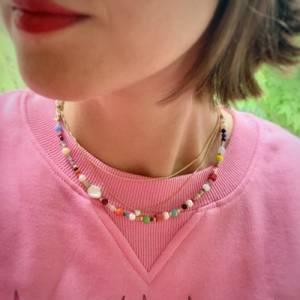 Bunte Halskette für den Sommer, Edelsteinkette aus bunten Perlen als Geschenk für beste Freundin, Geschenk für Frauen mi Bild 3