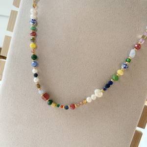 Bunte Halskette für den Sommer, Edelsteinkette aus bunten Perlen als Geschenk für beste Freundin, Geschenk für Frauen mi Bild 8