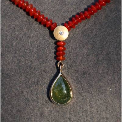 Collier mit Brillant, Vesuvian/Idokras, und Carneolkette in 750er Gelbgold