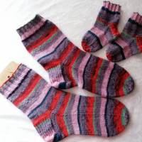 Socken für Mama und Baby, handgestrickt, Größe 40/41 und Neugeborene , Stricksocken, Wollsocken, Damen Socken Bild 1