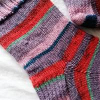 Socken für Mama und Baby, handgestrickt, Größe 40/41 und Neugeborene , Stricksocken, Wollsocken, Damen Socken Bild 3