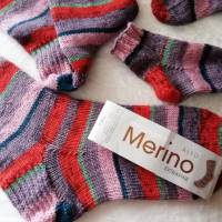 Socken für Mama und Baby, handgestrickt, Größe 40/41 und Neugeborene , Stricksocken, Wollsocken, Damen Socken Bild 7